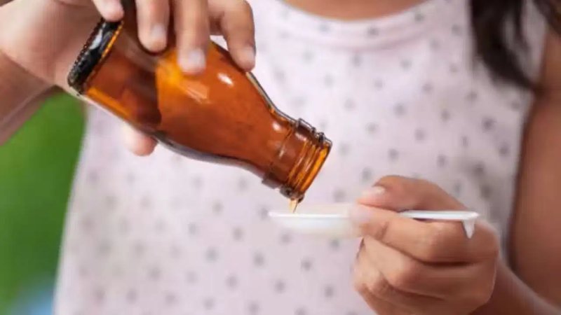 4 साल से छोटे बच्चों के लिए सर्दी-जुकाम की इन दवाओं पर सख्ती, सरकार ने लगाया प्रतिबंध
