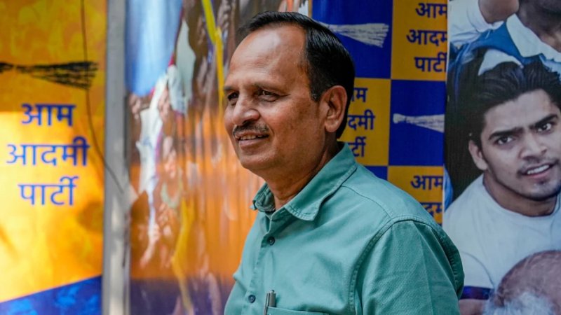 सत्येंद्र जैन समेत 6 आरोपी कोर्ट में पेश, दिल्ली जल बोर्ड टेंडर केस में ACB ने किया था गिरफ्तार