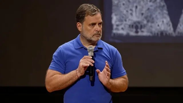 खरगे के सभा स्थल के शुद्धीकरण पर भड़के राहुल गांधी, PM मोदी से FIR की मांग