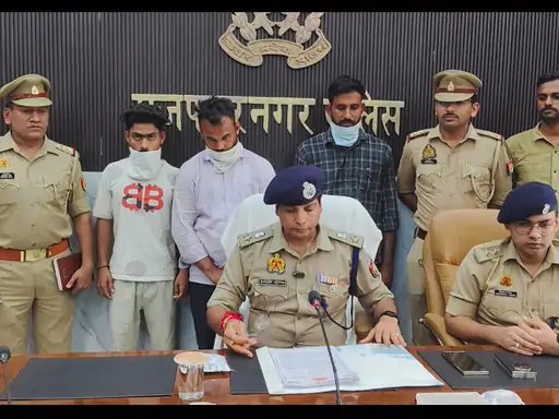 मुजफ्फरनगर: बिना नंबर की बलेनो से 72 हजार ट्रामाडोल कैप्सूल और 549 इंजेक्शन बरामद, 3 गिरफ्तार