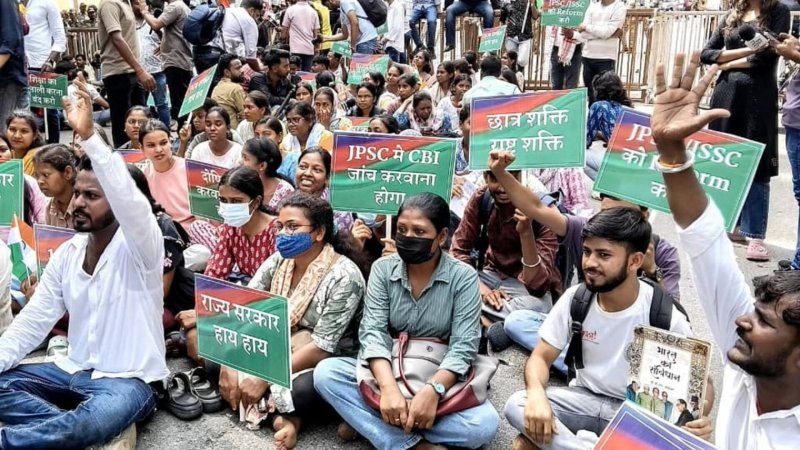 JPSC-JSSC आंदोलन: छात्रों से बातचीत को तैयार सरकार, ADM ने की मुलाकात; प्रतिनिधिमंडल के नामों पर अटका पेंच