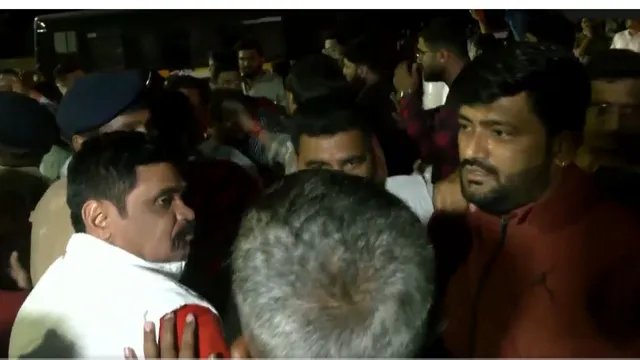 राहुल गांधी के ‘छात्रों की गूंज’ कार्यक्रम से पहले पुणे में ABVP-NSUI की झड़प, पुलिस तैनात