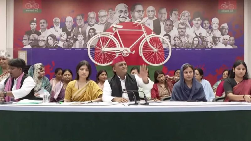 महिलाओं को सालाना 40 हजार देगी सपा, डिंपल यादव ने ‘स्त्री सम्मान समृद्धि योजना’ का किया ऐलान