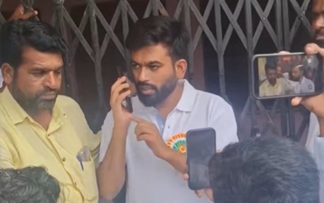 हिंगोली में अभिजीत दीपके का प्रधानाचार्य पर गंभीर आरोप, बोले- ‘नशे की हालत में आते थे स्कूल’