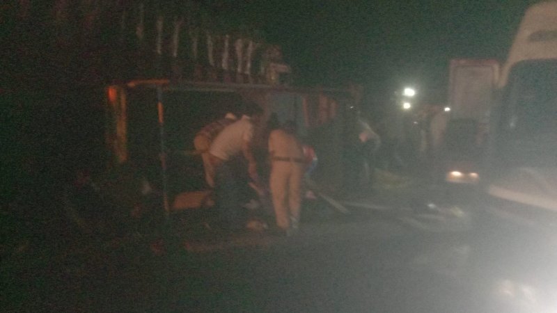 भिंड-ग्वालियर रोड पर भीषण हादसा, पिकअप-डंपर की टक्कर में 8 की मौत; 26 घायल