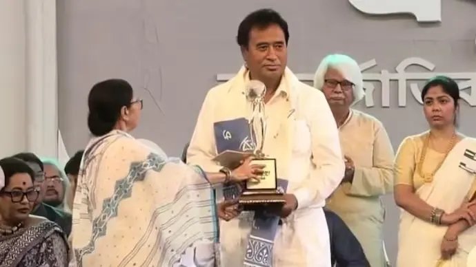 बंग विभूषण सम्मान वापस, नेताजी पर टिप्पणी के बाद नागेंद्रनाथ रॉय पर कार्रवाई
