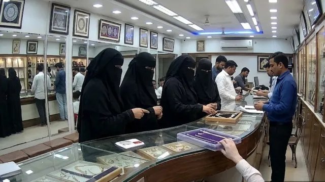 छत्रपति संभाजीनगर में ज्वेलरी शोरूम से 1.5 किलो सोना चोरी, सीसीटीवी में कैद वारदात