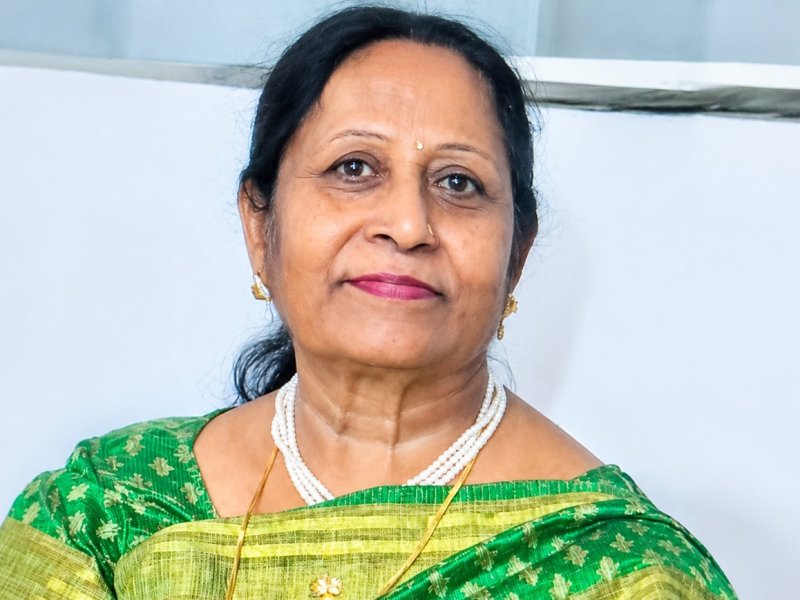 सड़क पर पड़ी मिली 20 लाख रुपये की हीरे जड़ित चेन, सेवादार ने मुजफ्फरनगर की महिला को लौटाई