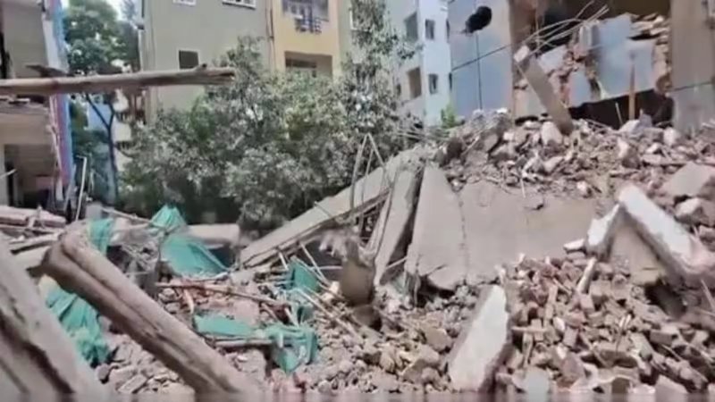 हैदराबाद में निर्माणाधीन सात मंजिला इमारत गिरी, दो लोगों की मौत