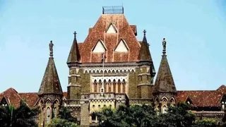 98% नियमों के पालन के बावजूद लाइसेंस निलंबित, बॉम्बे HC ने FDA को लगाई फटकार; ₹5 लाख मुआवजे का आदेश