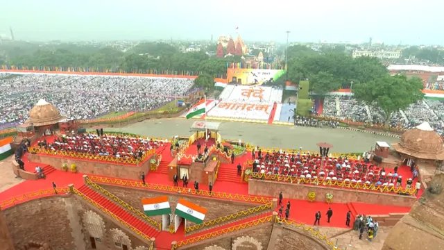 लाल किले पर पहली बार बजा पूरा ‘वंदे मातरम्’, 80वें स्वतंत्रता दिवस पर बना ऐतिहासिक क्षण