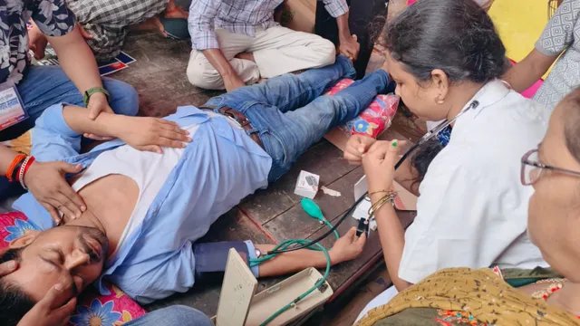 पटना: TRE-4 की मांगों को लेकर धरने पर बैठे छात्र नेता दिलीप कुमार की तबीयत बिगड़ी, अस्पताल में भर्ती