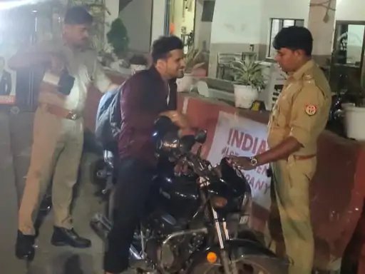 मुजफ्फरनगर: हाईवे पर पुलिस ने बढ़ाई सख्ती, संदिग्ध वाहनों और लोगों की जांच