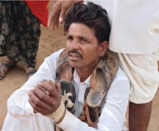 गुना में वायरल वीडियो के बाद किसान ने दी जान, अपमान का आरोप; पुलिस ने दर्ज किया केस
