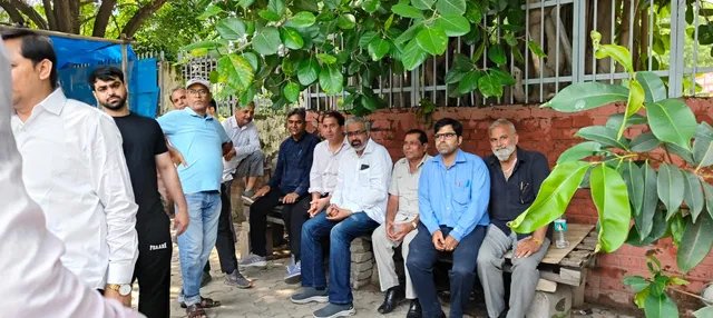 गुरुग्राम में CM के काफिले को काले झंडे दिखाने पर 10 पुलिसकर्मी सस्पेंड, 8 कांग्रेस कार्यकर्ता गिरफ्तार
