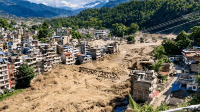 नेपाल में भीषण बाढ़ से भारी तबाही, 750 से ज्यादा लोग लापता; भारत में भी अलर्ट