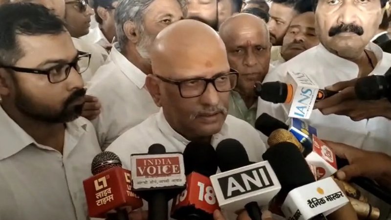 मंच शुद्धिकरण को लेकर भड़की कांग्रेस, अजय राय बोले- यह दलितों और संविधान पर प्रहार