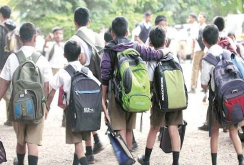 यूपी: 10 लाख छात्रों को ड्रेस व जूते-मोजे खरीदने के लिए मिलेंगे 1200-1200 रुपये