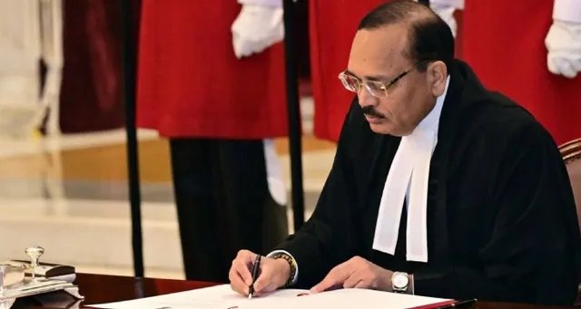 'यह मेरे और छात्रों के बीच का मामला है', NALSAR विवाद में BCI के आदेश पर भड़के CJI सूर्यकांत