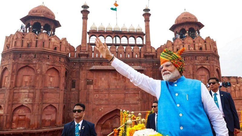 15 अगस्त को पहली बार लाल किले की प्राचीर से गाया जाएगा 'वंदे मातरम'
