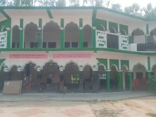 मुजफ्फरनगर में मदरसा कमेटी ने खुद मंगवाया बुलडोजर, अवैध निर्माण का 300 वर्गमीटर हिस्सा गिराया