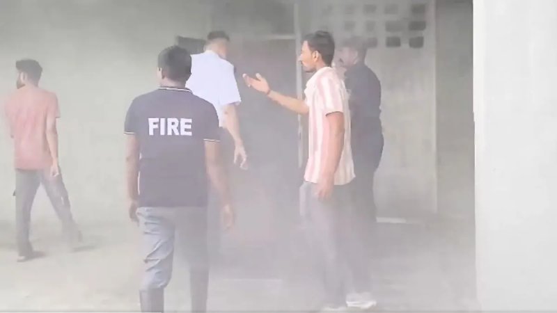 गांधीनगर सचिवालय के ब्लॉक-9 के बेसमेंट में लगी भीषण आग, रिकॉर्ड रूम जलकर खाक
