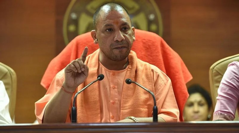 यूपी में बड़ा प्रशासनिक फेरबदल, 18 IAS अधिकारियों का तबादला; देखें पूरी लिस्ट