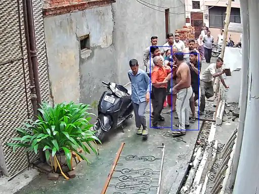मुजफ्फरनगर: रेलिंग तोड़ने का विरोध पड़ा भारी, घर में घुसकर गर्भवती महिला से मारपीट का आरोप; CCTV तोड़े
