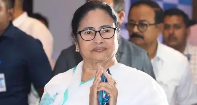 स्वतंत्रता दिवस पर पहली बार सार्वजनिक कार्यक्रम से दूर रहीं ममता बनर्जी, घर पर भी नहीं फहराया तिरंगा