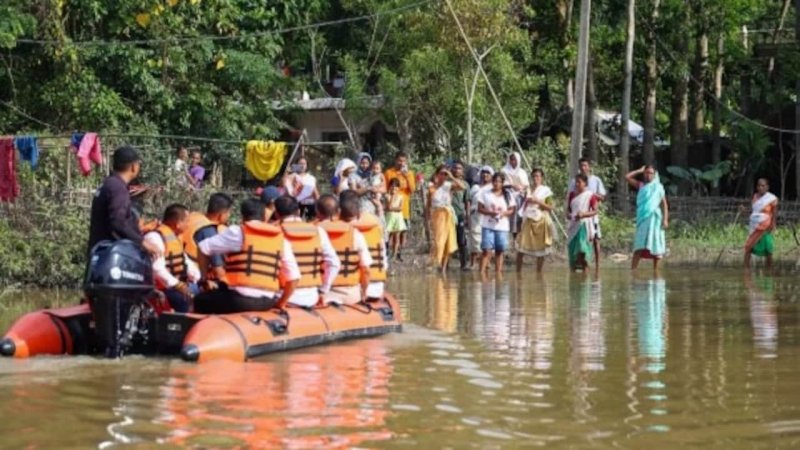 असम में बाढ़ से 1.12 लाख से ज्यादा लोग प्रभावित, 441 गांव अब भी जलमग्न