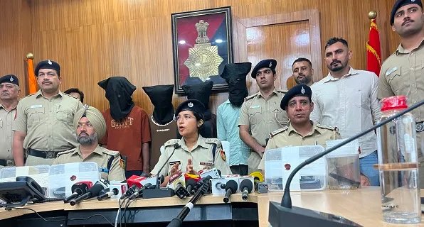 चंडीगढ़ पुलिस की बड़ी कार्रवाई, पाकिस्तान से आए हथियारों के साथ 3 बदमाश गिरफ्तार