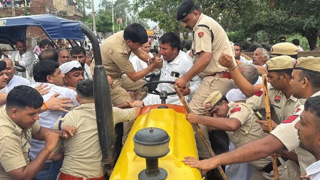 CM सैनी के ध्वजारोहण से पहले हांसी में बवाल, ग्रामीणों पर लाठीचार्ज; SP-DSP घायल