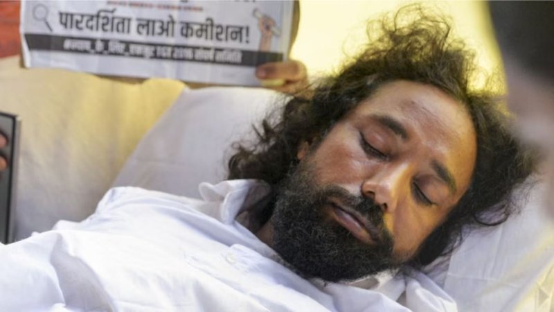 JPSC-JSSC आंदोलन: देवेंद्र नाथ महतो की बिगड़ी तबीयत, अस्पताल भेजे गए; विधानसभा गेट पर फिर लाठीचार्ज
