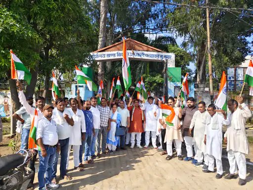 चरथावल में भाजपा ने निकाली तिरंगा यात्रा, ‘भारत माता की जय’ के नारों से गूंजा कस्बा