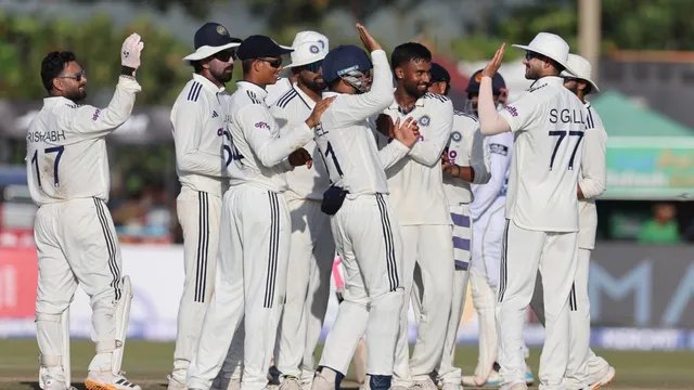 भारत ने श्रीलंका को 165 रन से रौंदा, गॉल टेस्ट में जीत के हीरो बने पडिक्कल और मानव सुथार
