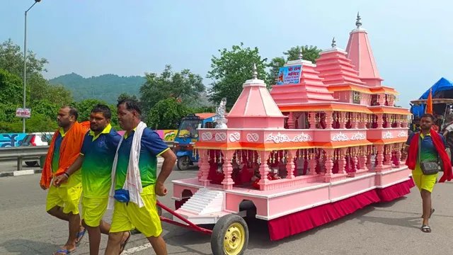 हरिद्वार में उमड़ा शिवभक्तों का सैलाब, अब तक 45 लाख से अधिक श्रद्धालु गंगाजल लेकर लौटे