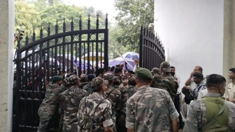 रांची में CGL अभ्यर्थियों का उग्र प्रदर्शन, बैरिकेडिंग तोड़कर प्रोजेक्ट भवन में घुसे; पुलिस से धक्का-मुक्की