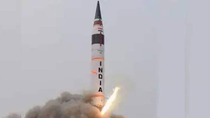 भारत ने अग्नि-4 बैलिस्टिक मिसाइल का किया सफल परीक्षण, सामरिक ताकत को मिली मजबूती