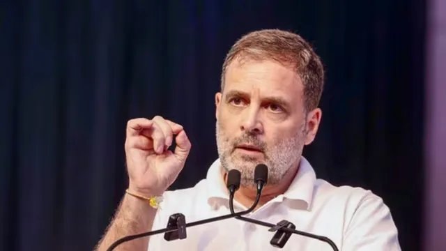 राहुल गांधी का पीएम मोदी पर हमला, बोले- छात्रों को माफी नहीं न्याय चाहिए