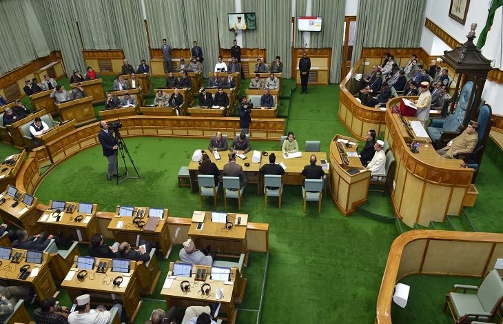 हिमाचल विधानसभा में राष्ट्रगान-वंदे मातरम् पर घमासान, विपक्ष का धरना; सदन सोमवार तक स्थगित