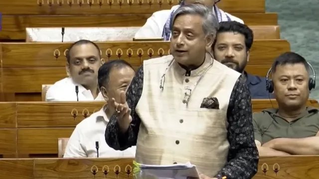 FCRA संशोधन विधेयक पर शशि थरूर का हमला, बोले- नागरिक समाज को कमजोर करने की कोशिश