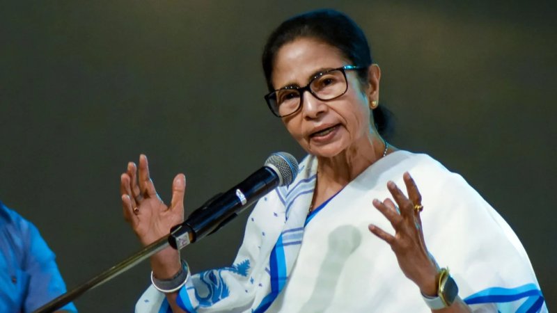 ‘ममता पर हमला लोकतांत्रिक ताने-बाने पर चोट’, शिवसेना यूबीटी ने पश्चिम बंगाल की हिंसा पर उठाए सवाल