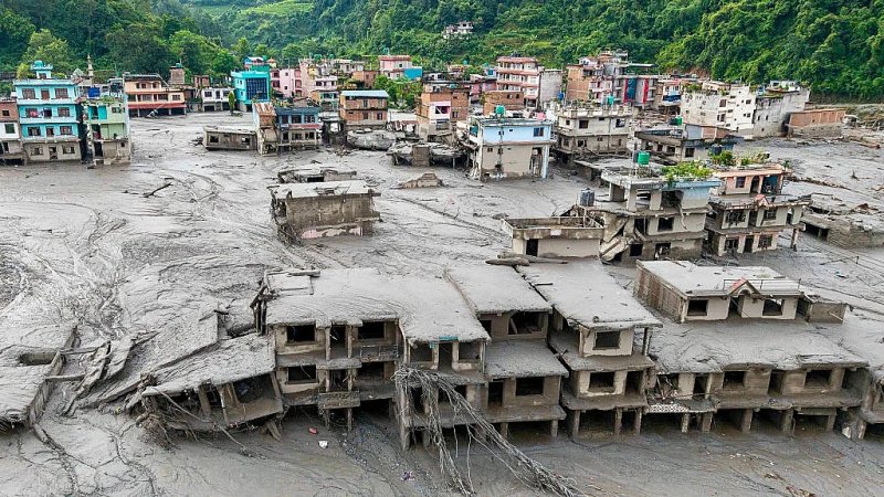 नेपाल में त्रिशूली नदी के उफान में 130 मीटर लंबा झूला पुल बहा, 400 परिवारों का संपर्क टूटा