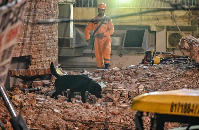 सत्य निकेतन इमारत हादसा: MCD ने तीन और इंजीनियरों को किया सस्पेंड