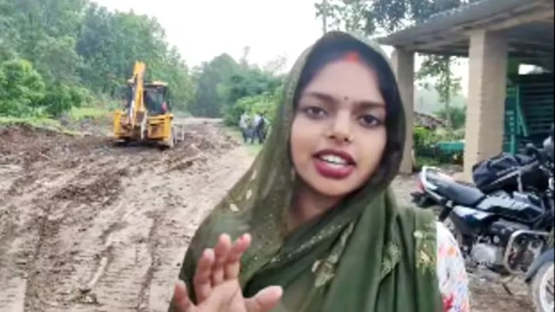 सीधी में सड़क निर्माण की मांग को लेकर लीला साहू का धरना, जीतू पटवारी ने सरकार से पूछे सवाल