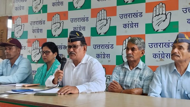 सैन्य धाम को लेकर कांग्रेस का पलटवार, राम सिंह नेगी ने गणेश जोशी से मांगा इस्तीफा