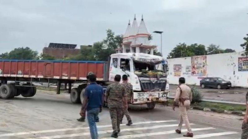 मुरैना में जन्माष्टमी का उत्सव देखकर लौट रहीं 3 महिलाओं को ट्रक ने मारी टक्कर, मौत