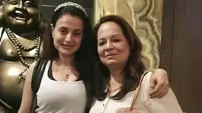 अमीषा पटेल की मां के घर से 5 लाख के डायमंड कंगन चोरी, कई महीनों बाद मेड गिरफ्तार