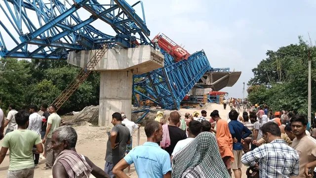 बिहार के हाजीपुर में फोरलेन पुल का स्ट्रक्चर गिरा, 7 मजदूर घायल