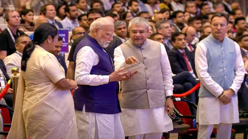सेमीकॉन इंडिया: वैष्णव ने पीएम मोदी को बताया भारत का आर्किटेक्ट